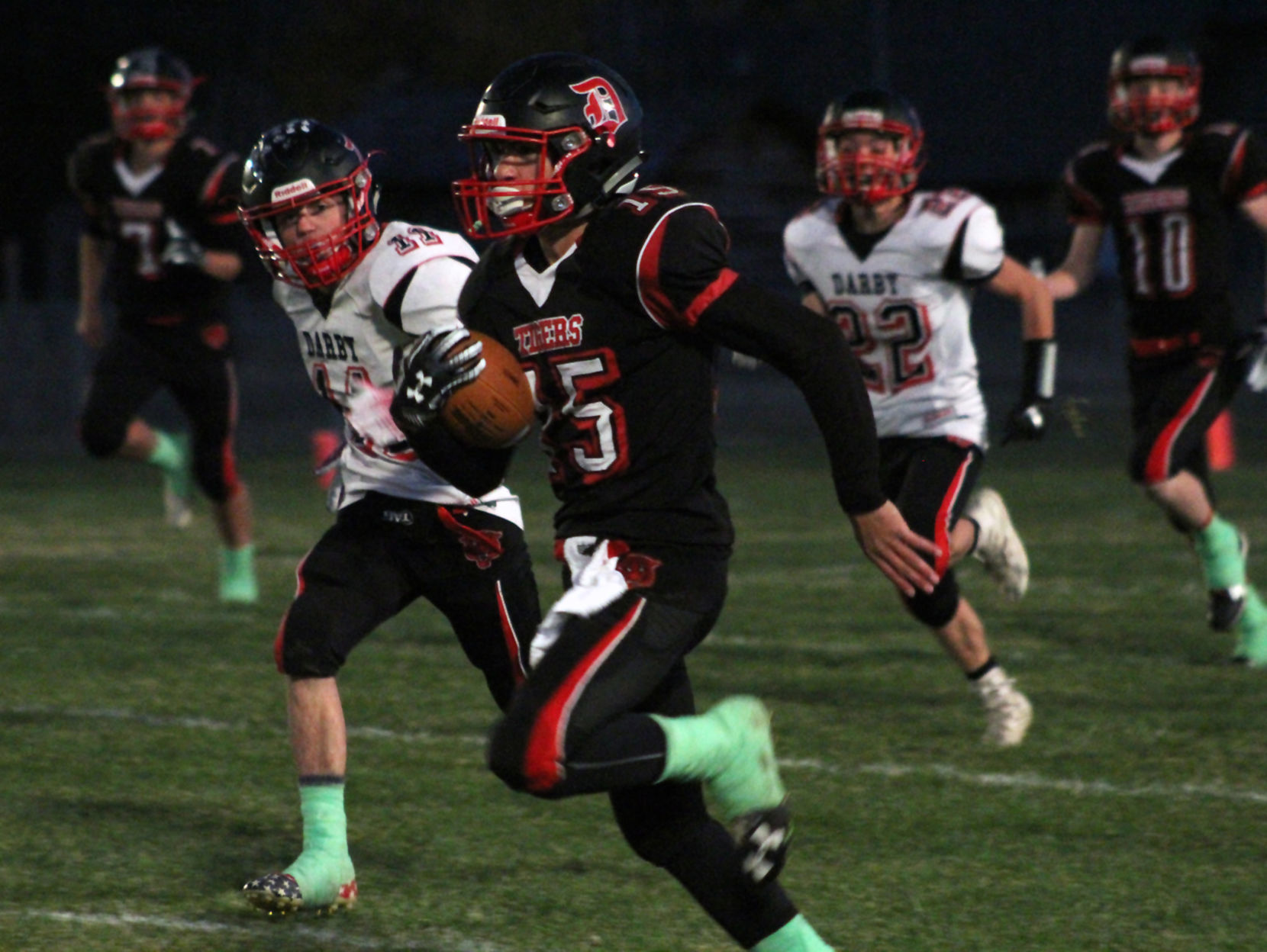 Darby hook and ladder touchdown